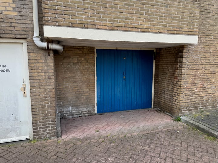 Photo 3 of Plataanstraat