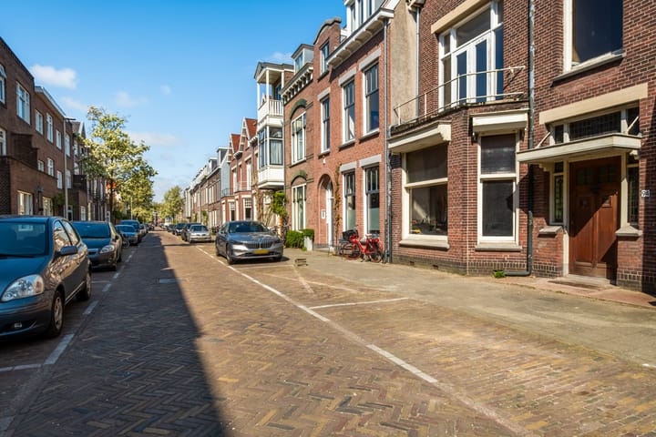 Photo 18 of Frederik Hendrikstraat 94
