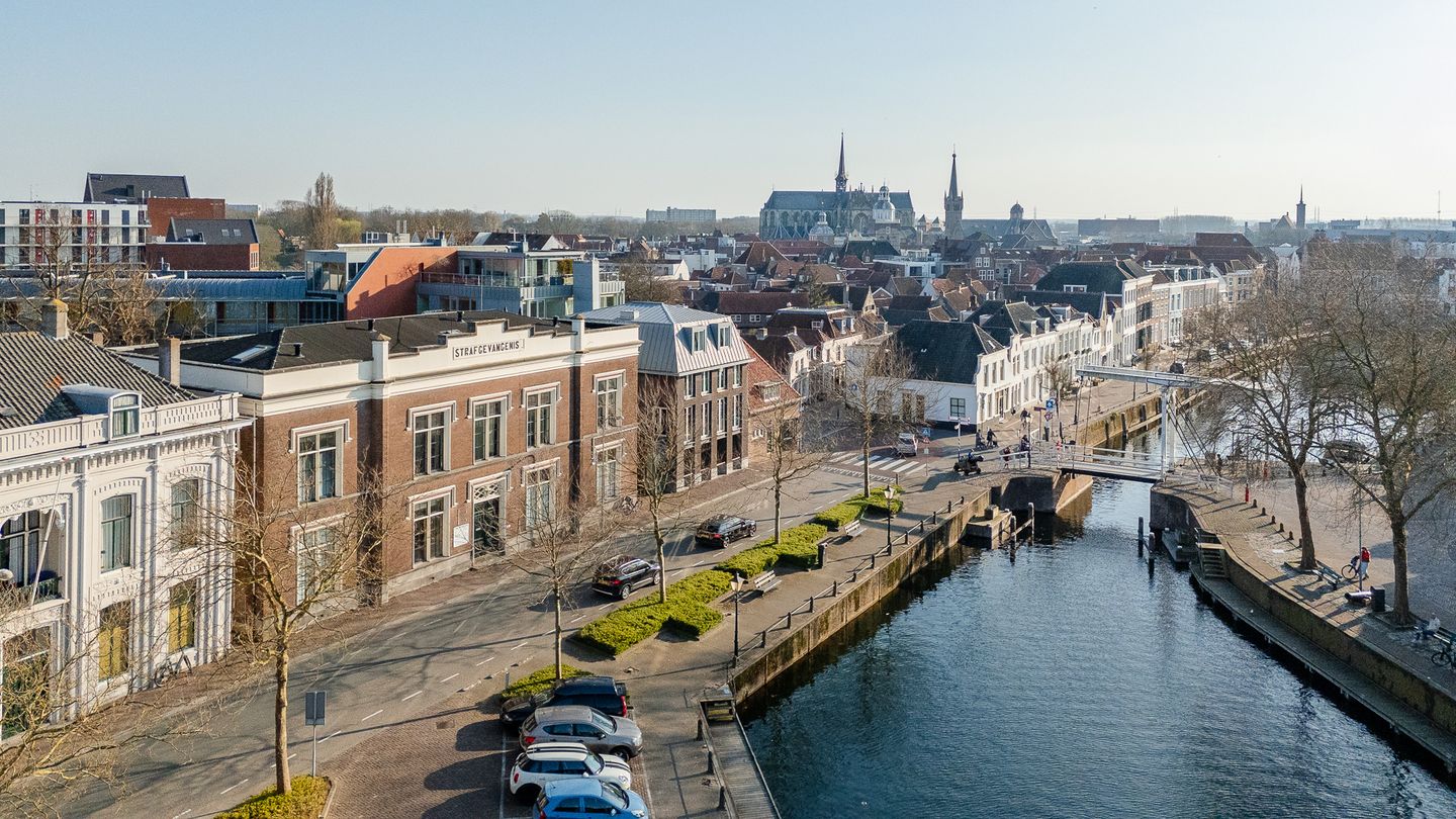 View photo 1 of Albert Joachimikade 3