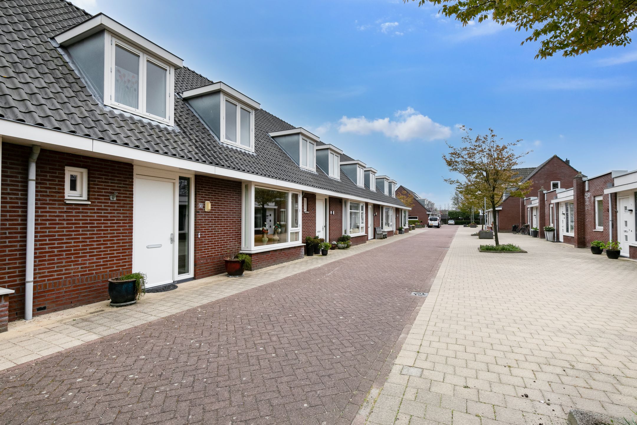 Foto 39 van Lindenhof 8