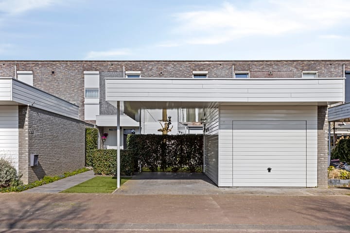 Photo 1 of Huygensstraat 99