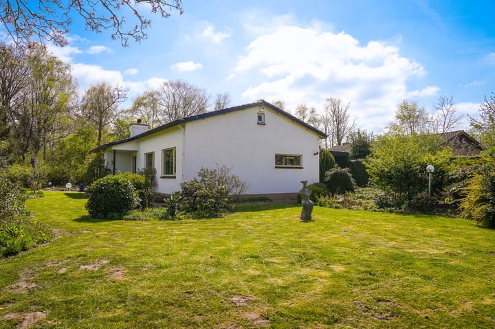 Photo 2 of Dwarsweg 19