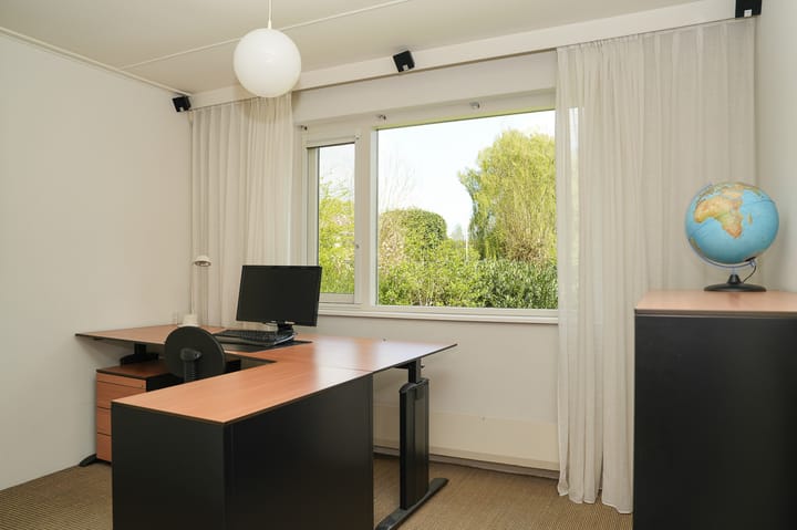 Photo 15 of Dwarsweg 19