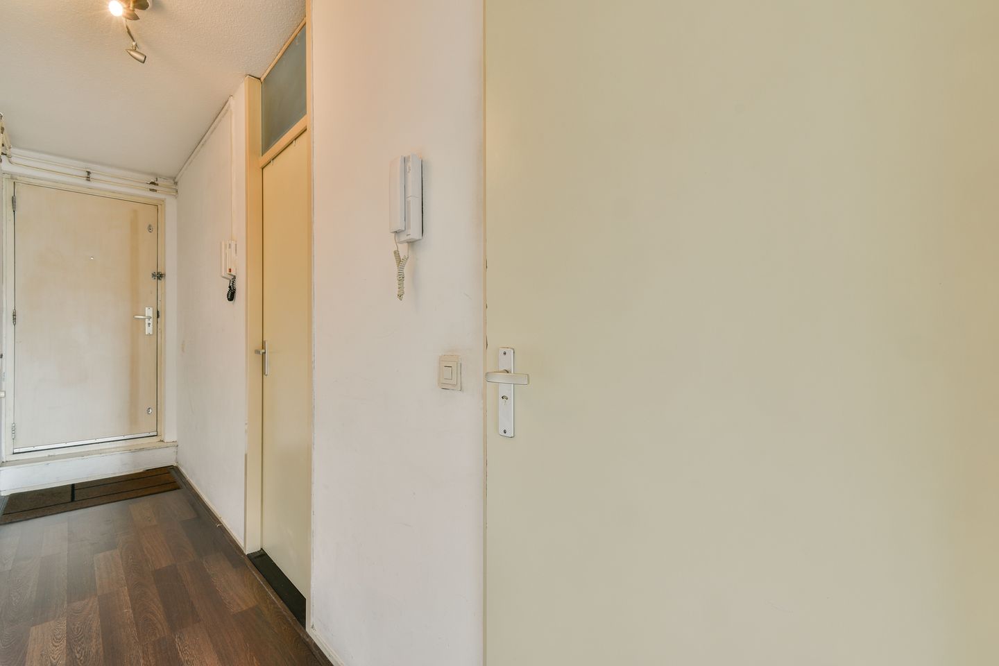 Photo 4 of Barbusselaan 95