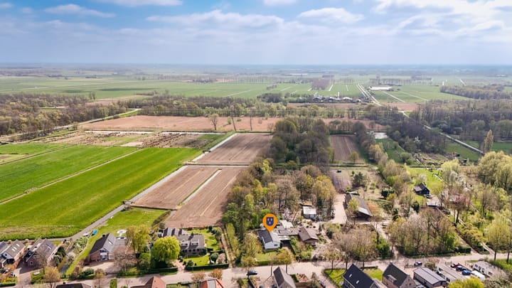 Photo 35 of Dwarsweg 19