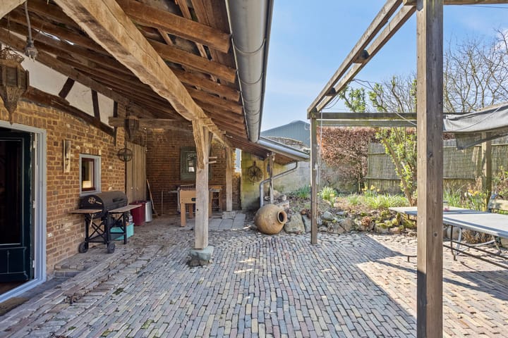 Photo 40 of Kleverstraat 10-A