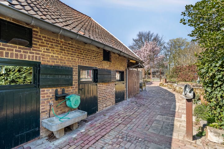 Photo 56 of Kleverstraat 10-A