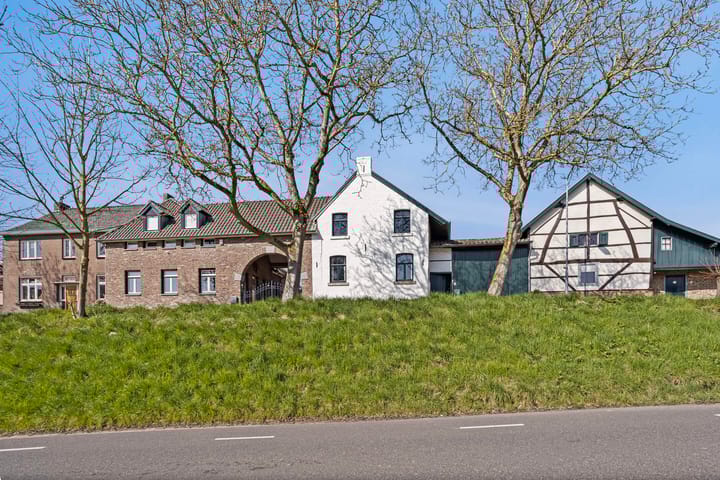 Photo 60 of Kleverstraat 10-A