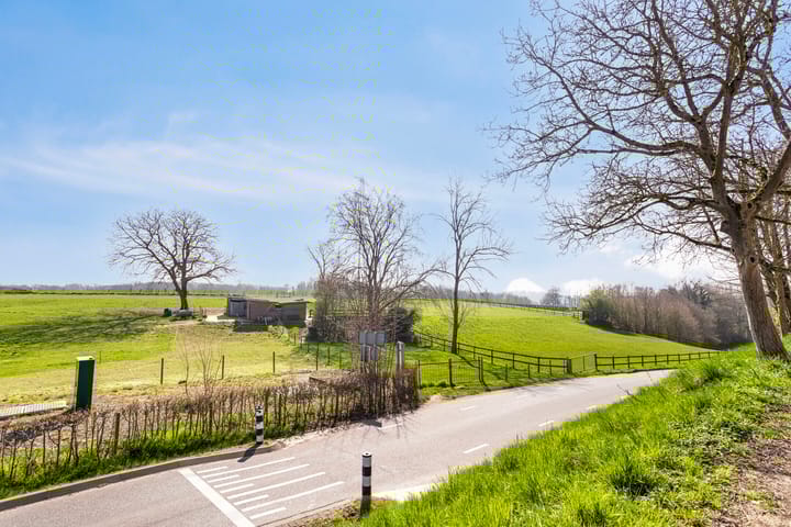 Photo 61 of Kleverstraat 10-A