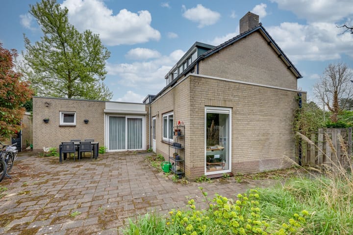 Foto 2 van van Oldenbarneveldtlaan 35