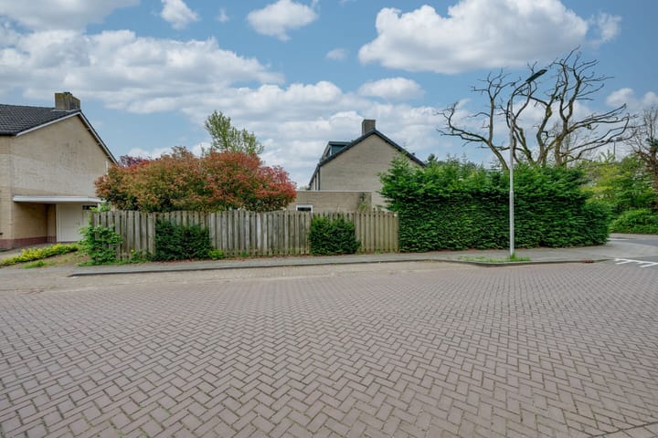 Photo 6 of van Oldenbarneveldtlaan 35