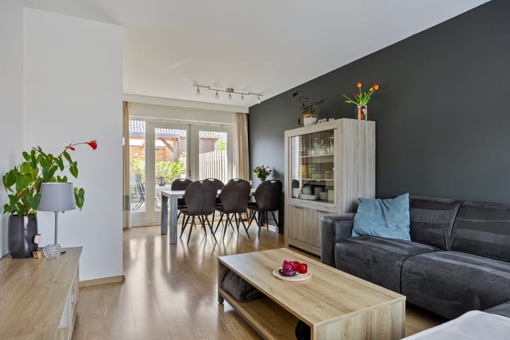 Foto 2 van Petuniastraat 31