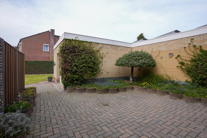 Photo 18 of Beeklaan 13