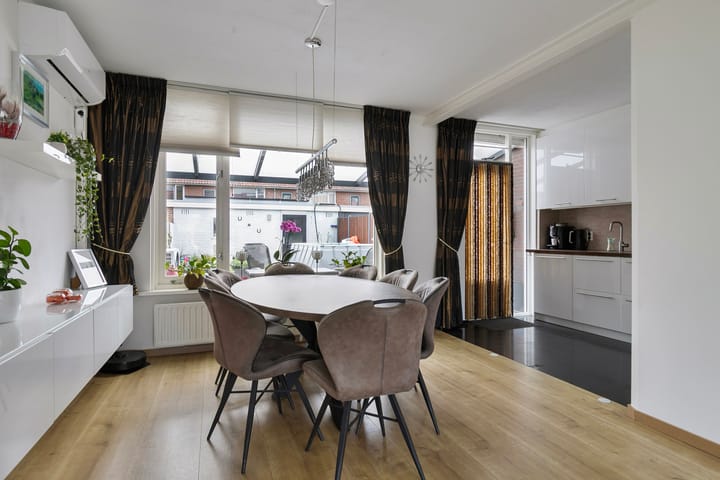 Foto 3 van Moeskroenstraat 79