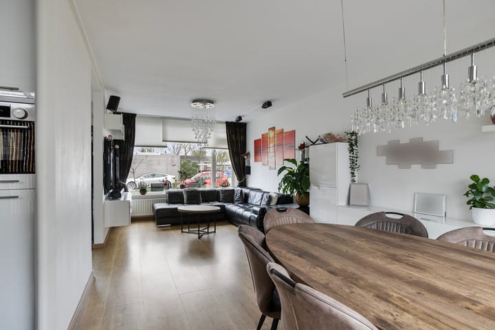 Foto 13 van Moeskroenstraat 79