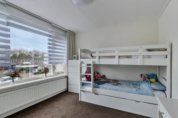 Foto 30 van Moeskroenstraat 79