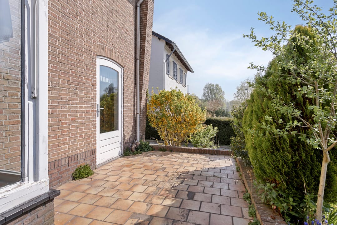 Foto 8 van Champs Elyseesweg 34