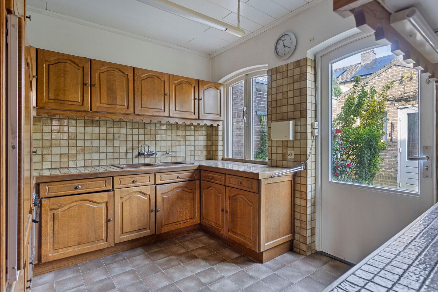 Foto 10 van Champs Elyseesweg 34