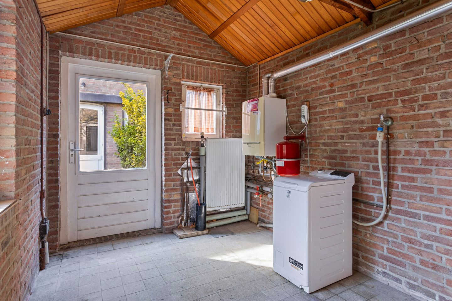 Foto 14 van Champs Elyseesweg 34