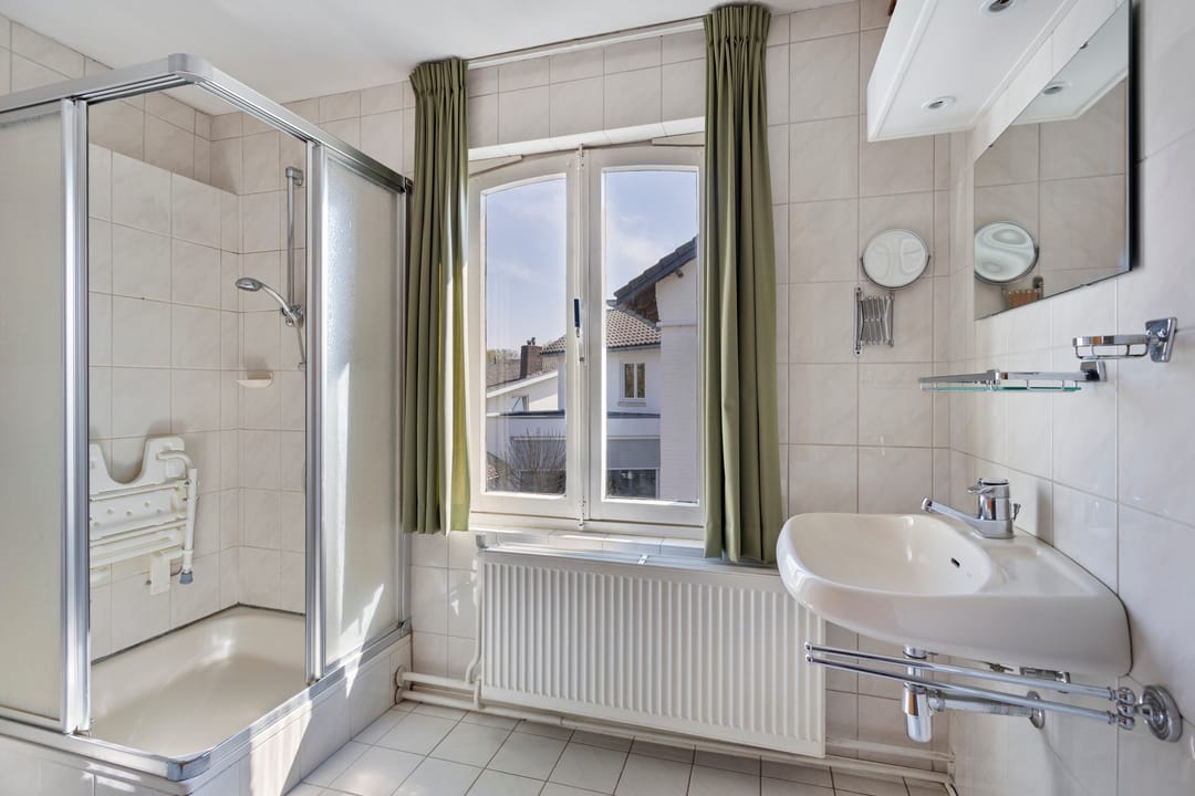 Foto 22 van Champs Elyseesweg 34