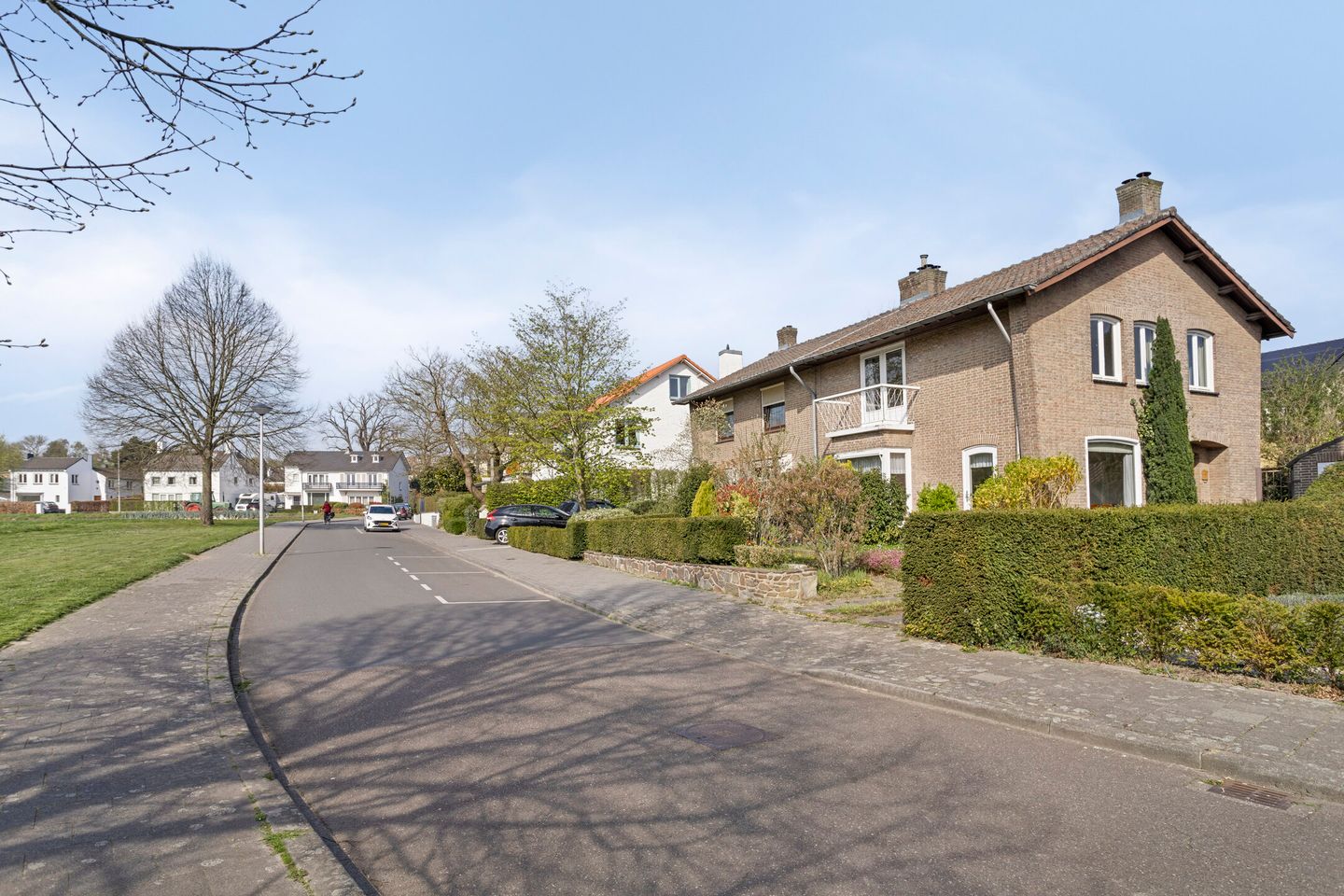 Foto 25 van Champs Elyseesweg 34