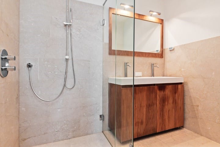 Photo 11 of Tesselschadestraat 13-C