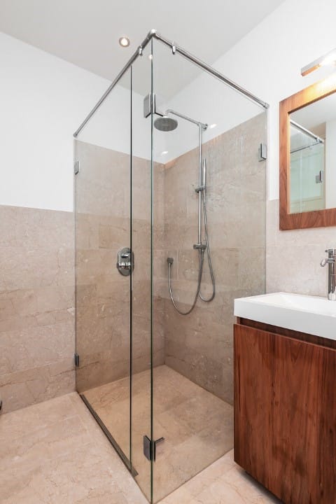 Photo 12 of Tesselschadestraat 13-C