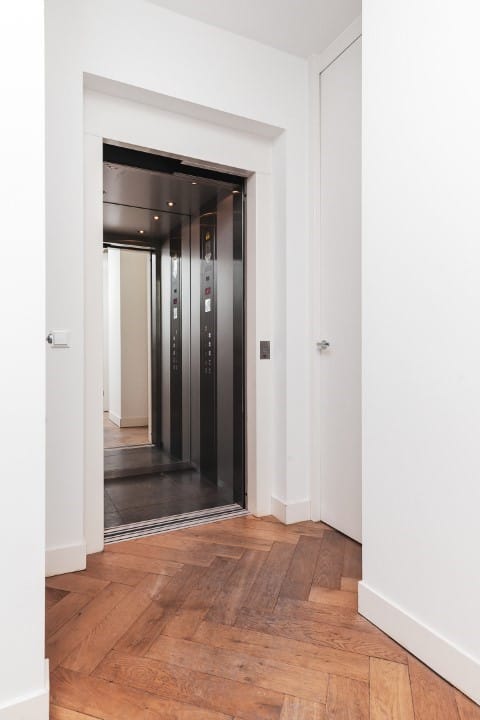 Photo 26 of Tesselschadestraat 13-C