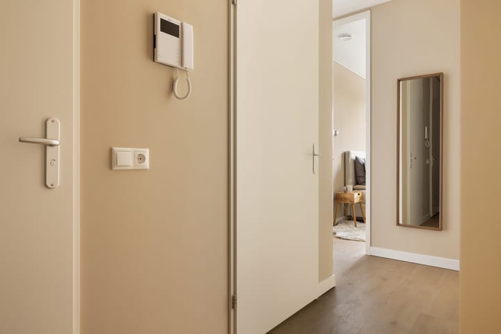 Photo 11 of Niemeyerstraat 49