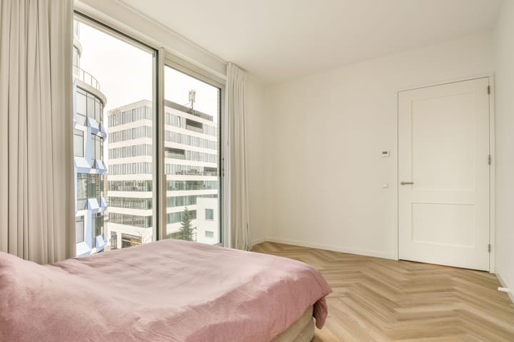 Foto 12 van Rosy Wertheimstraat 69