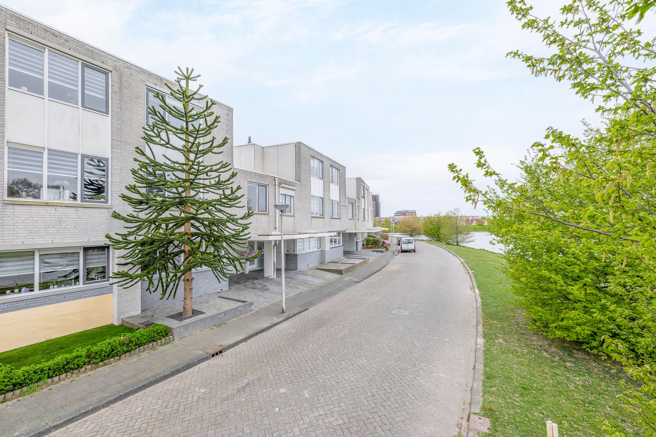 Foto 42 van Marga Klompéstraat 39