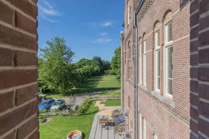 Foto 16 van Schoollaan 64-C