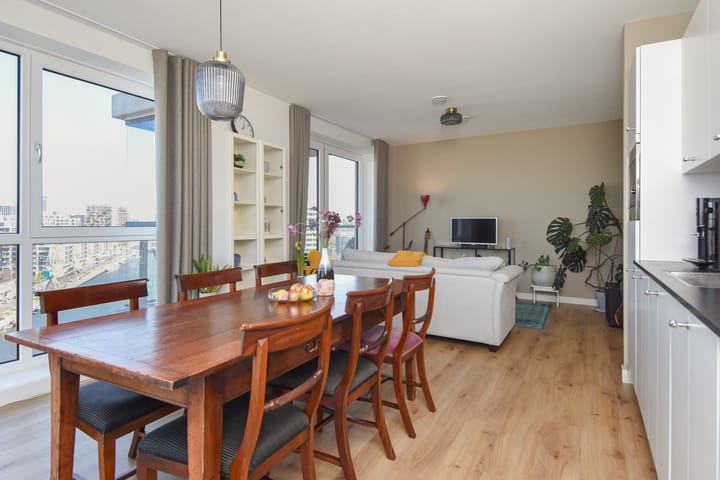 Photo 2 of Waldorpstraat 1686