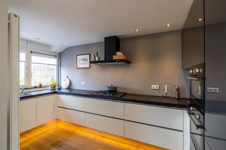 Photo 2 of Hoofdweg 181-D