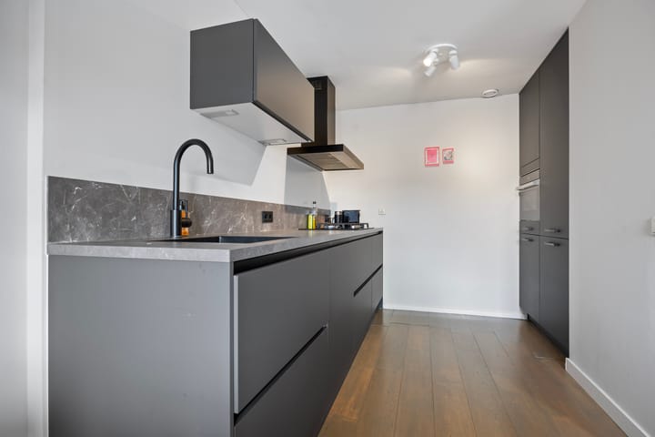 Foto 12 van van Berckelstraat 51