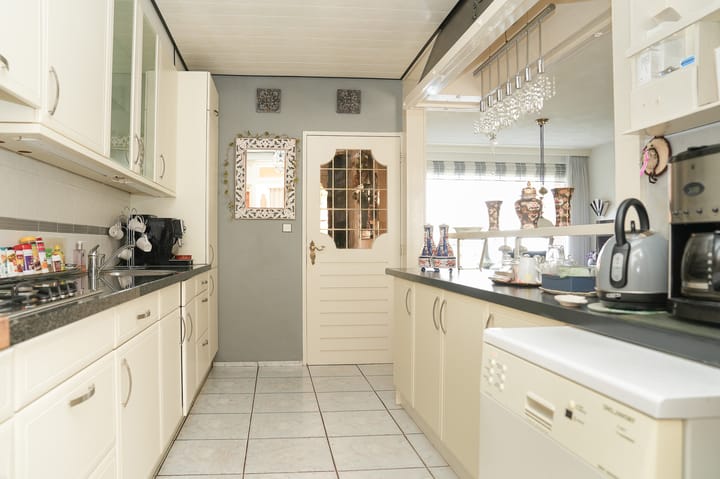 Photo 6 of Michiel de Ruyterstraat 36