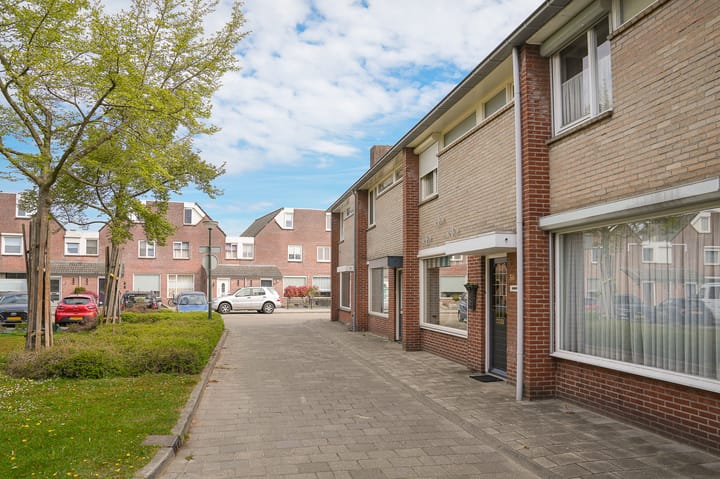 Photo 22 of Michiel de Ruyterstraat 36