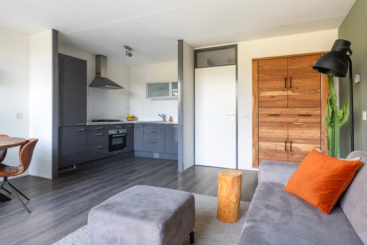 Photo 7 of Huzarenstraat 42