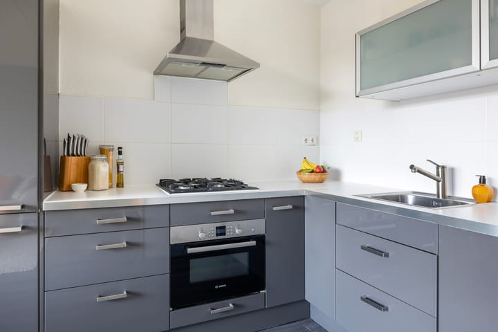 Photo 10 of Huzarenstraat 42