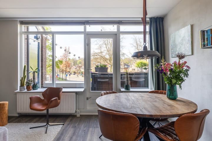 Photo 11 of Huzarenstraat 42