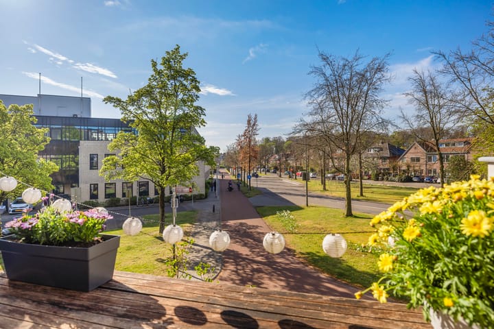 Photo 14 of Huzarenstraat 42