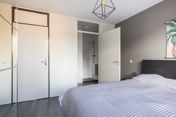 Photo 17 of Huzarenstraat 42