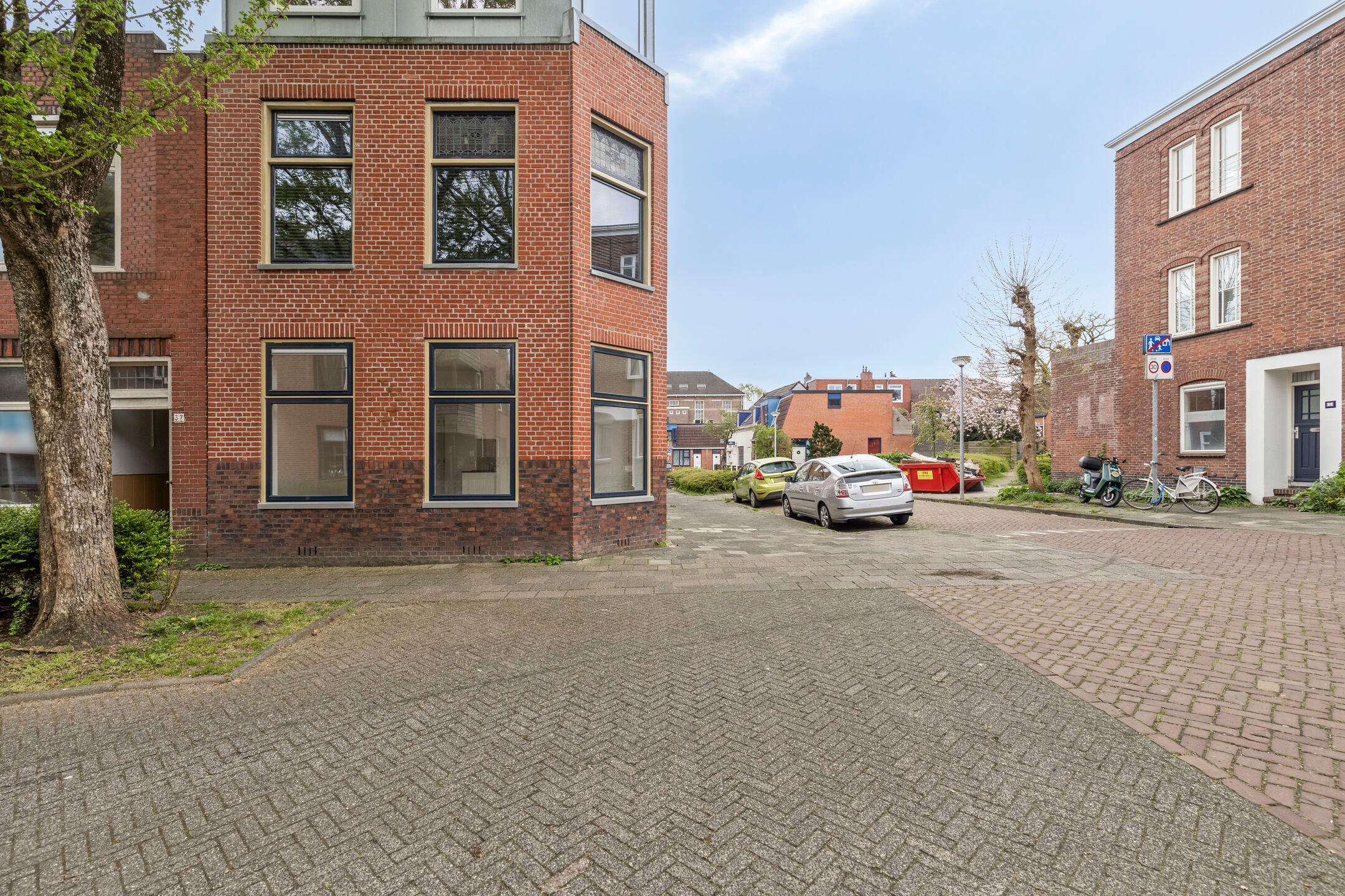 Foto 18 van Middenstraat 2