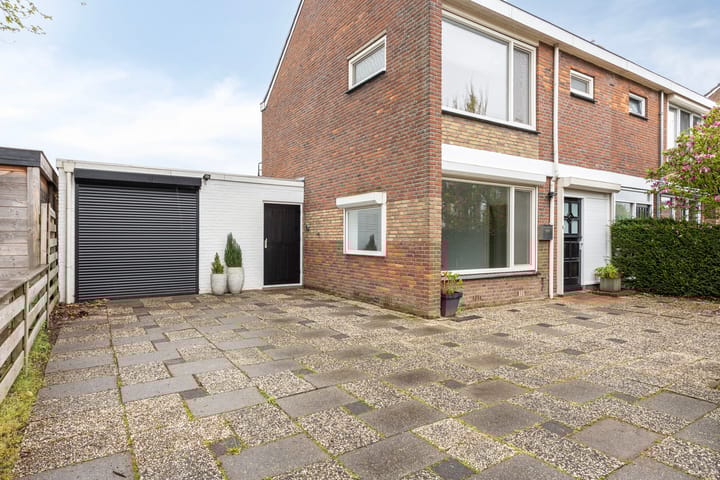 Foto 2 van Schoolstraat 1