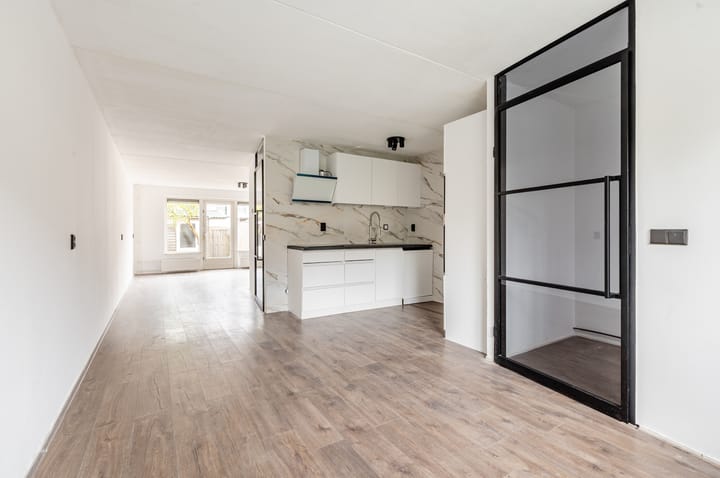 Foto 9 van Aprilstraat 5