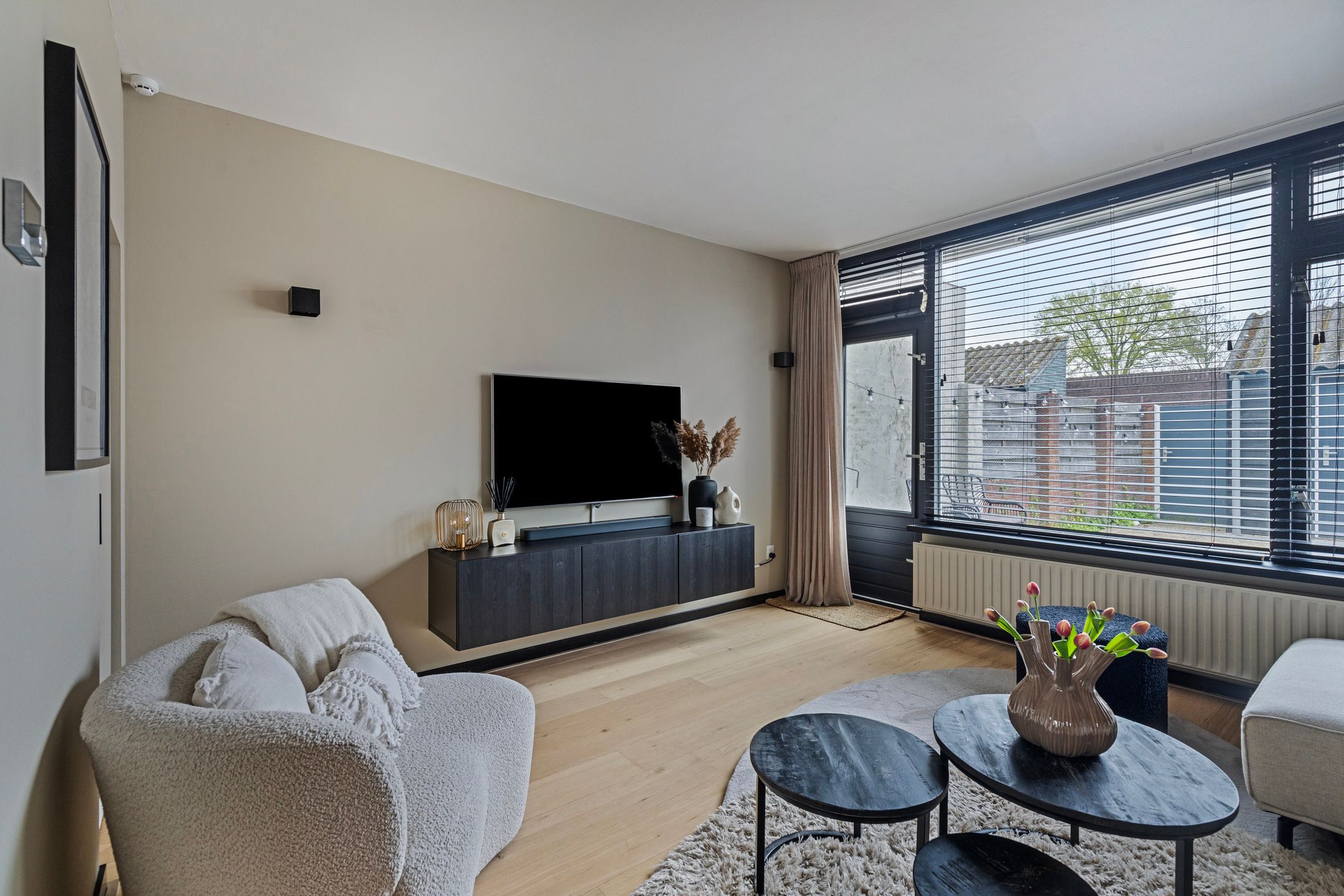 Foto 3 van Waterlooplein 4