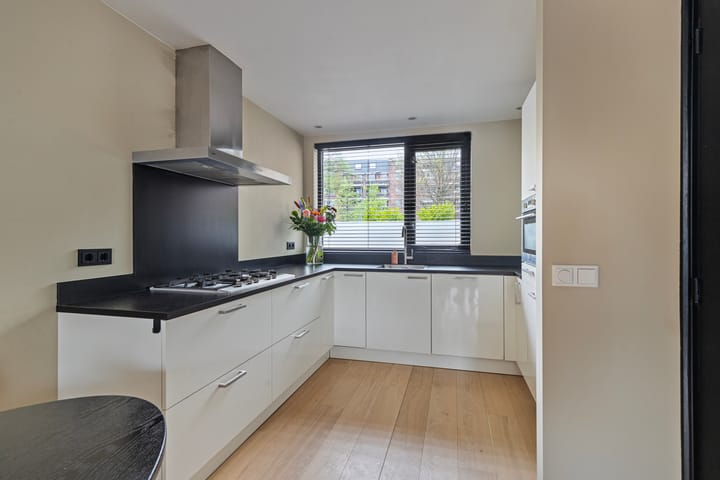 Foto 6 van Waterlooplein 4