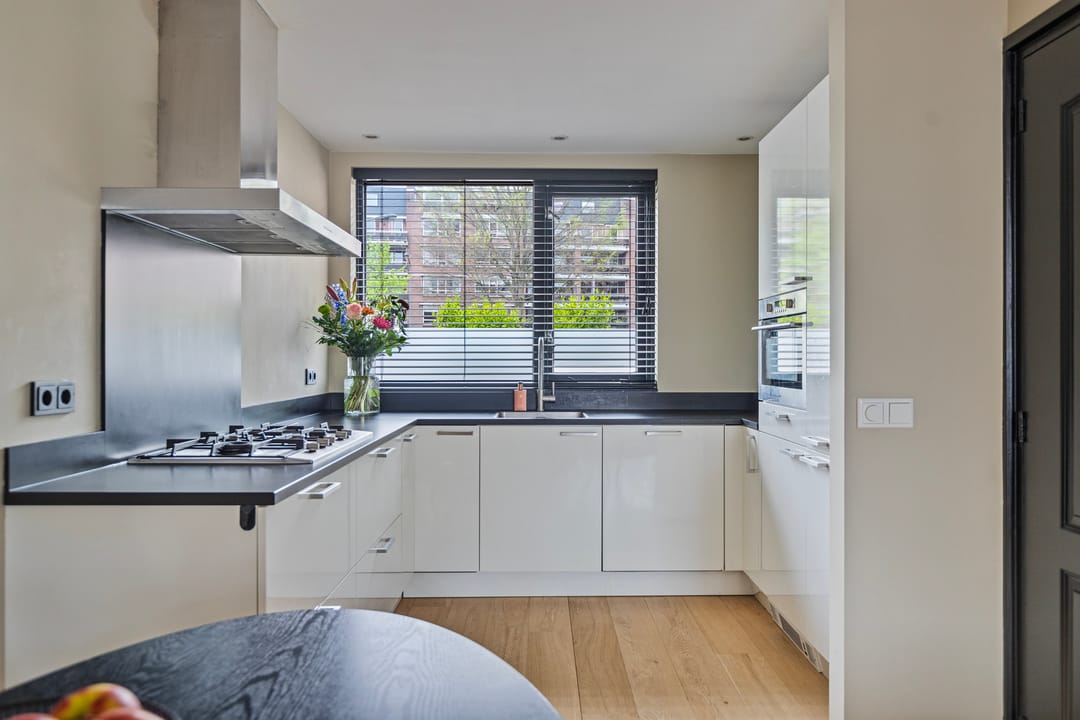 Foto 7 van Waterlooplein 4