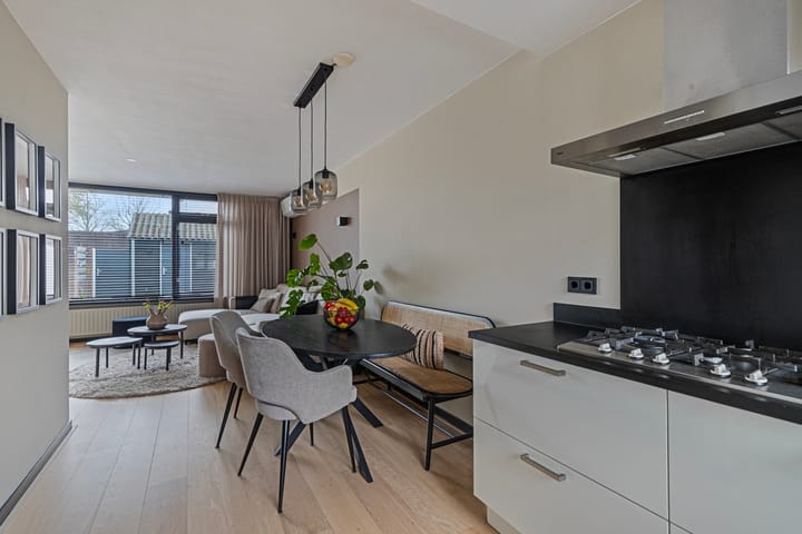 Foto 8 van Waterlooplein 4