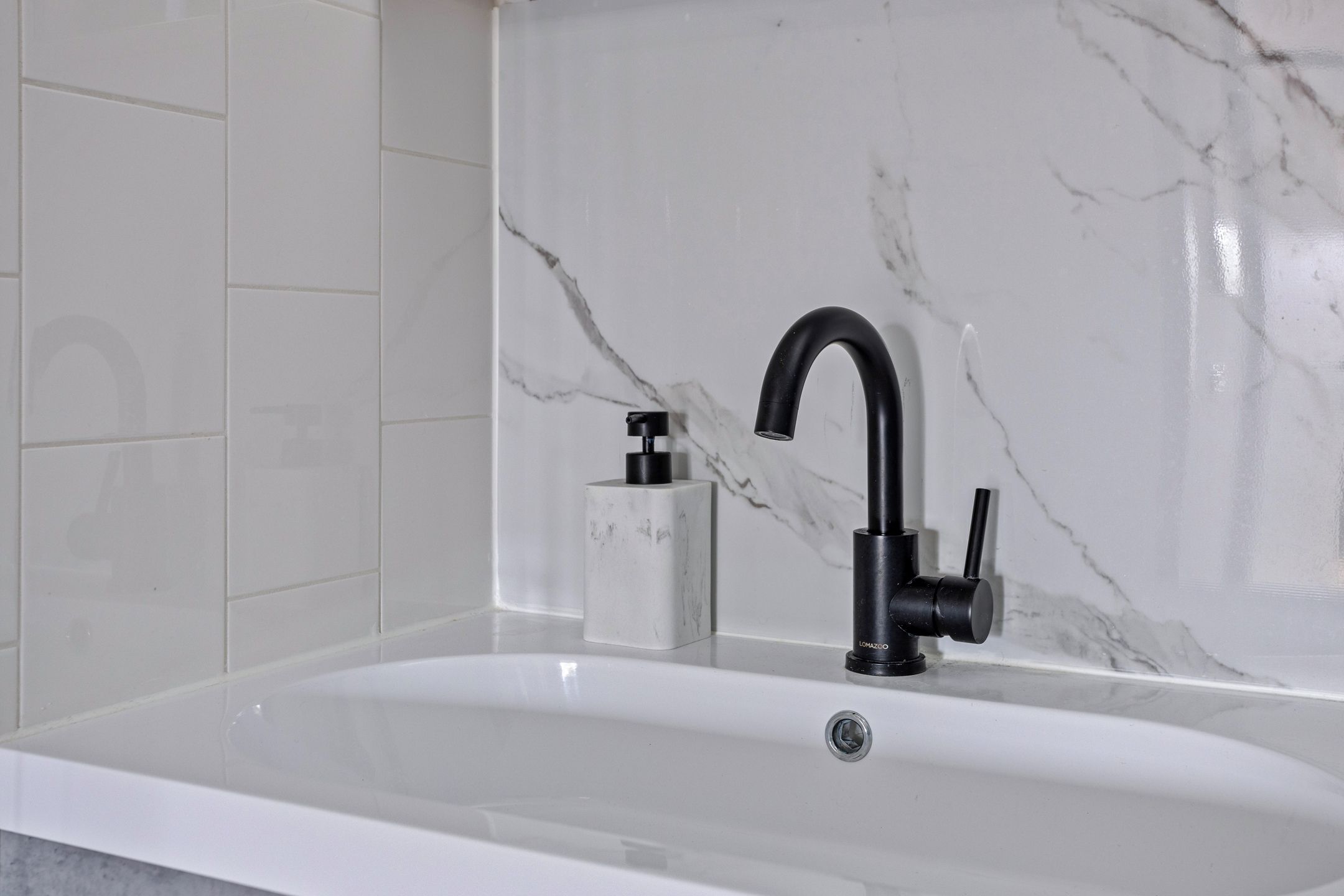 Foto 24 van Henry Moorepassage 23